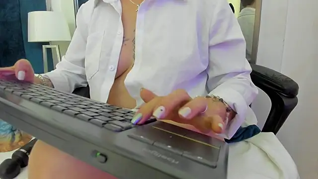 marianaaguii's cam snapshot