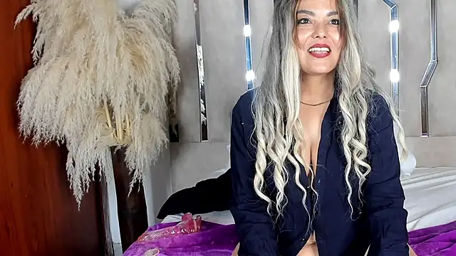 Olivia__Milf's cam snapshot