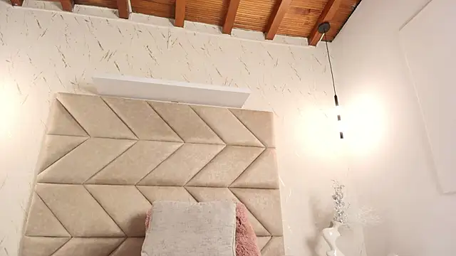 EmiilyBrownn1's cam snapshot