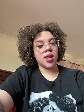 QueenNuttCollector live sex cam