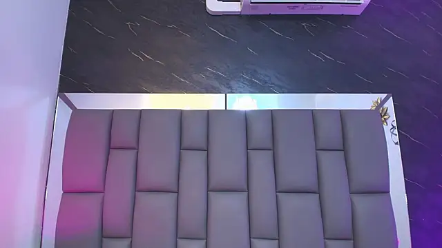 _MiaBrown_'s cam snapshot