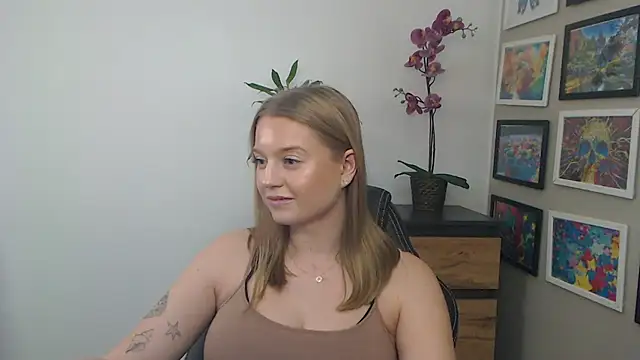 Mysteryerica's cam snapshot