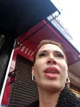 Irresistible24 live sex cam