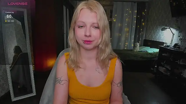 yourlovelyeve's cam snapshot