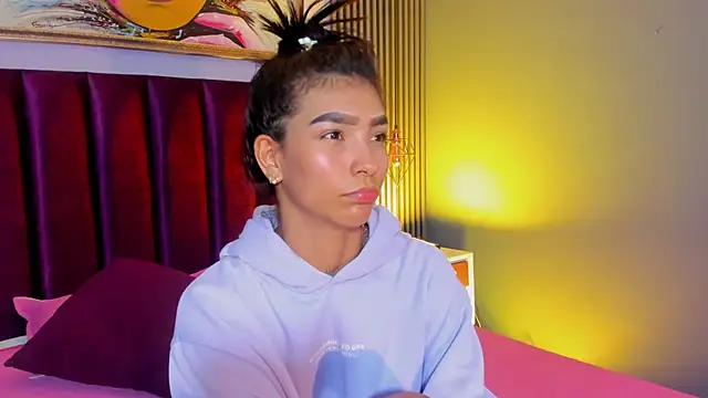 LauraAristizabal live sex cam