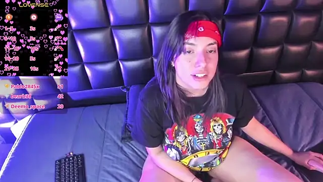 Violetta_Swett_'s cam snapshot