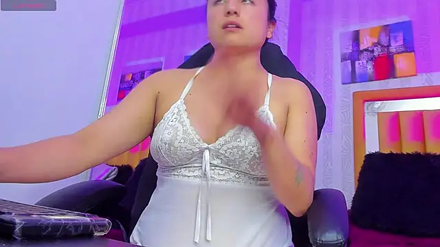 Samanta_Fischer's cam snapshot