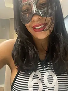 LunnaMaska live sex cam