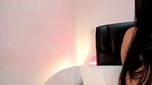 Hannahx__ live sex cam