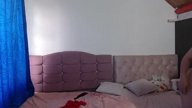 LITTLEKITTY19 live sex cam