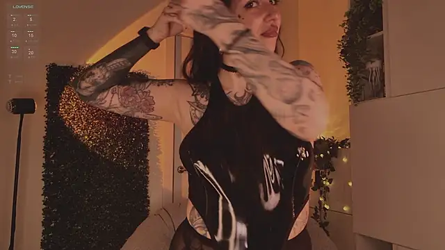 MichaellaMoon's cam snapshot