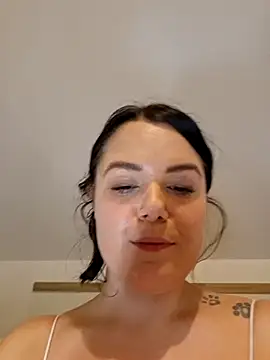 Xladycharme's cam snapshot