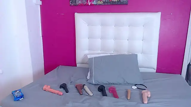 tinyy_whore18's cam snapshot