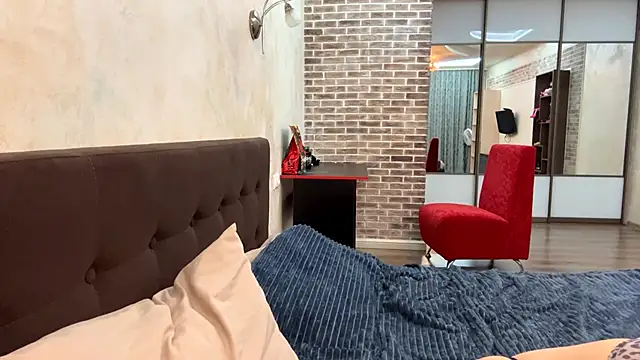 LioraVanta's cam snapshot