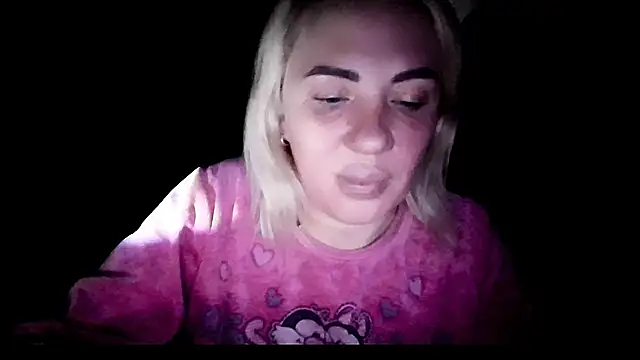 EmmaCat_'s cam snapshot