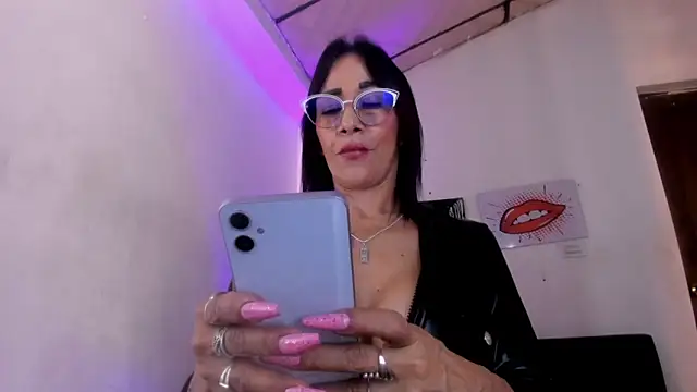 crisstal_miler's cam snapshot