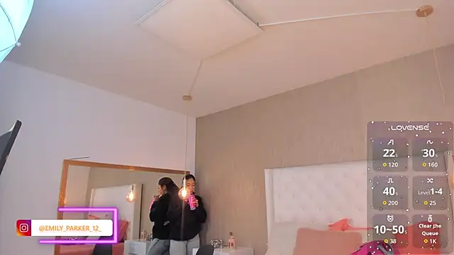 emily_parkerr's cam snapshot