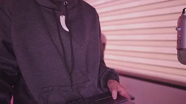 tommy_blue's cam snapshot