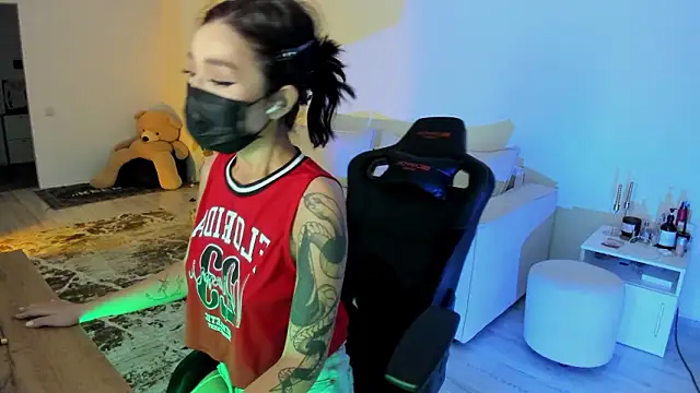 DeferentUproar's cam snapshot