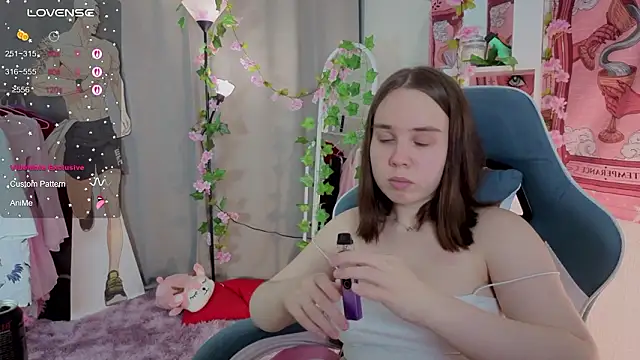 lunalyna's cam snapshot