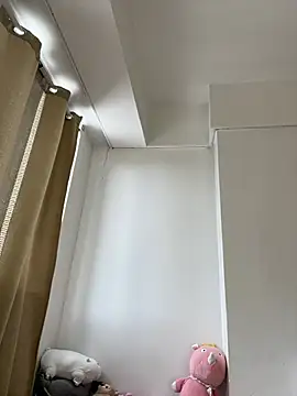 ZaraLuuv's cam snapshot