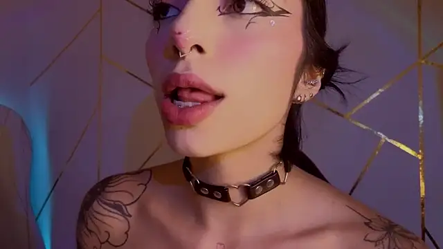 Hollyxx_'s cam snapshot