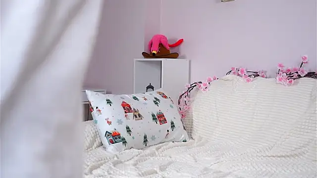 SunnivaCovil live sex cam