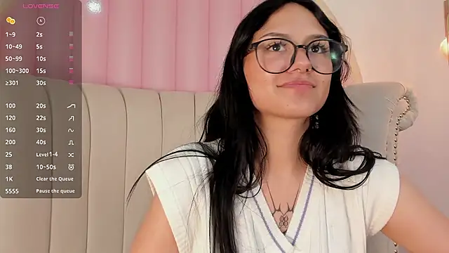 NiccolleHall's cam snapshot