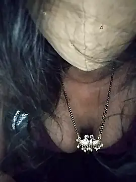 Triveni-Lovely live sex cam