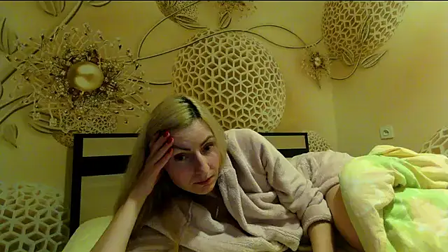 Yourrealgirl's cam snapshot