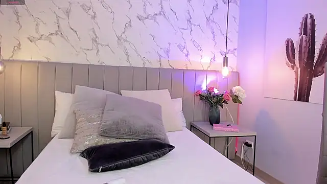 Karlla_Brown's cam snapshot