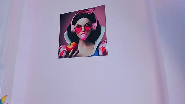 victoria_lawrence_'s cam snapshot