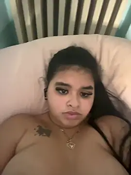 Aloyenita's cam snapshot