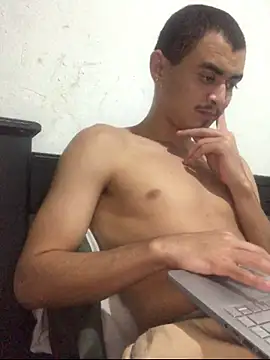 LUIGI_i's cam snapshot