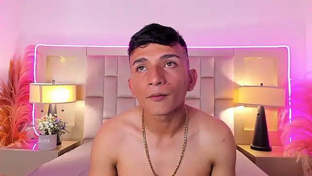 Nikoll_and_Ryan's cam snapshot