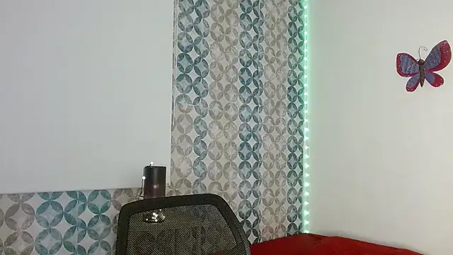 Emilybateee's cam snapshot