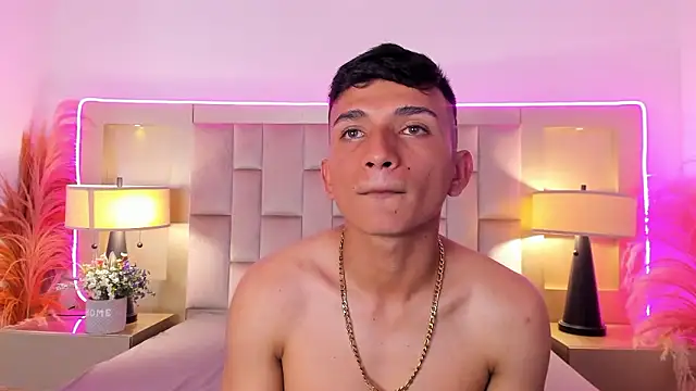 Nikoll_and_Ryan's cam snapshot