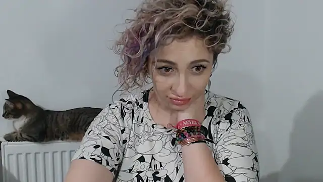 AAARUNY's cam snapshot