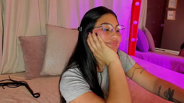 Little_Ivy's cam snapshot