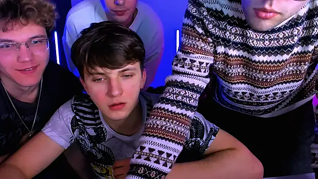 travis_wolf_'s cam snapshot