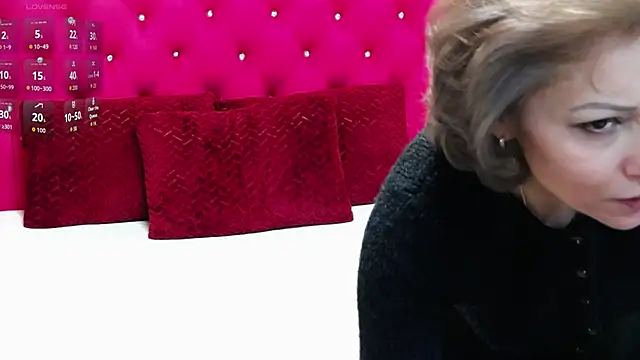 LoraDelNiro's cam snapshot