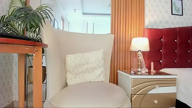 Lucy_Vegas's cam snapshot