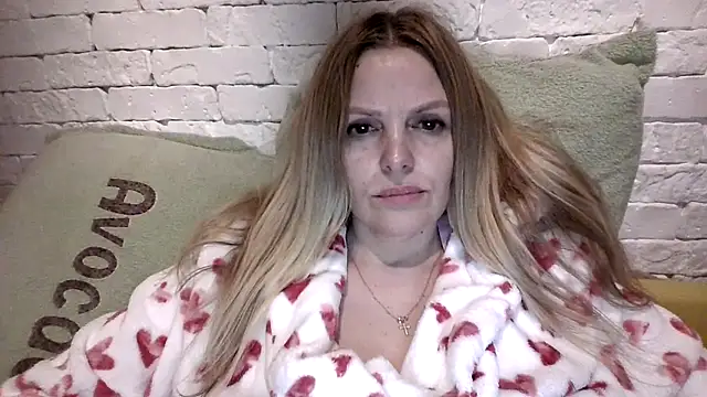 Angel_girllovemy's cam snapshot