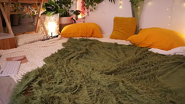 ScarletBlaze's cam snapshot