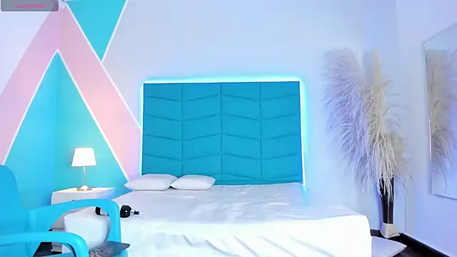 mara_winters_'s cam snapshot