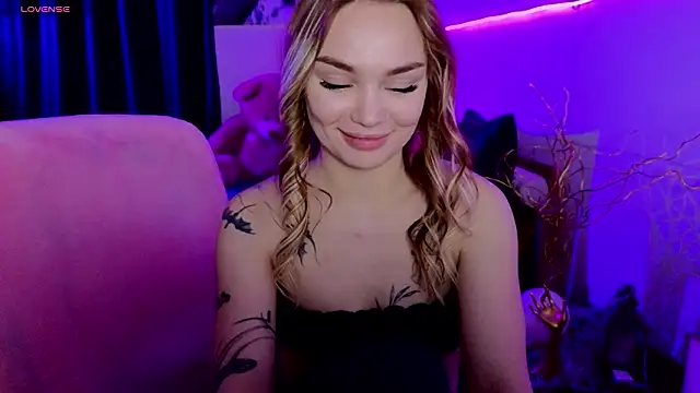 KitsyMoore's cam snapshot