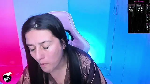 Saskyaa's cam snapshot