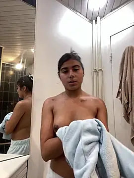 adorablepetite's cam snapshot