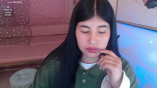 Nina_harpper_'s cam snapshot