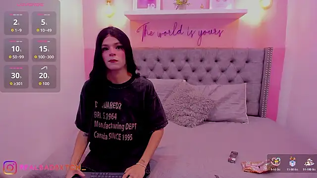 Realbadbxtch live sex cam